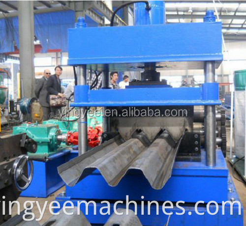 High quality guardrail roll forming machine for sale